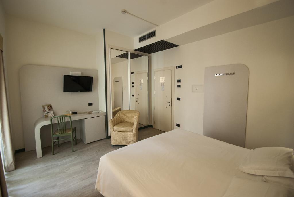 Hotel Le Palme - Premier Resort ميلانو ماريتيما الغرفة الصورة